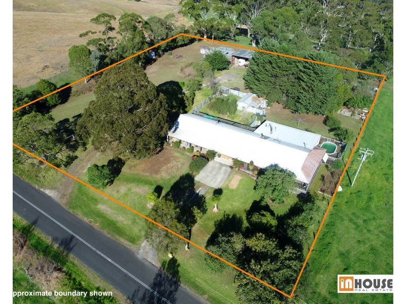 999 Back Creek Rd, Lochiel NSW 2549