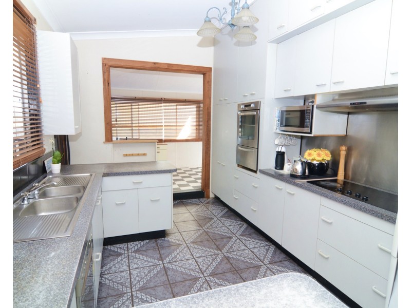 999 Back Creek Rd, Lochiel NSW 2549
