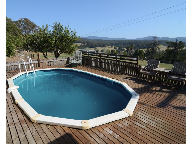 999 Back Creek Rd, Lochiel NSW 2549