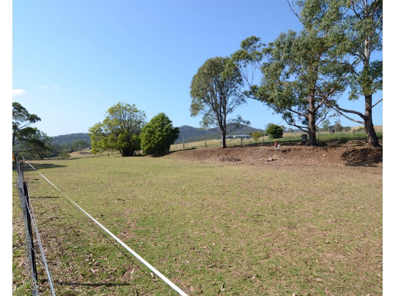 999 Back Creek Rd, Lochiel NSW 2549