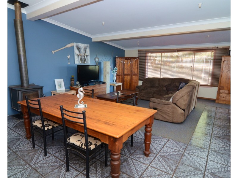 999 Back Creek Rd, Lochiel NSW 2549