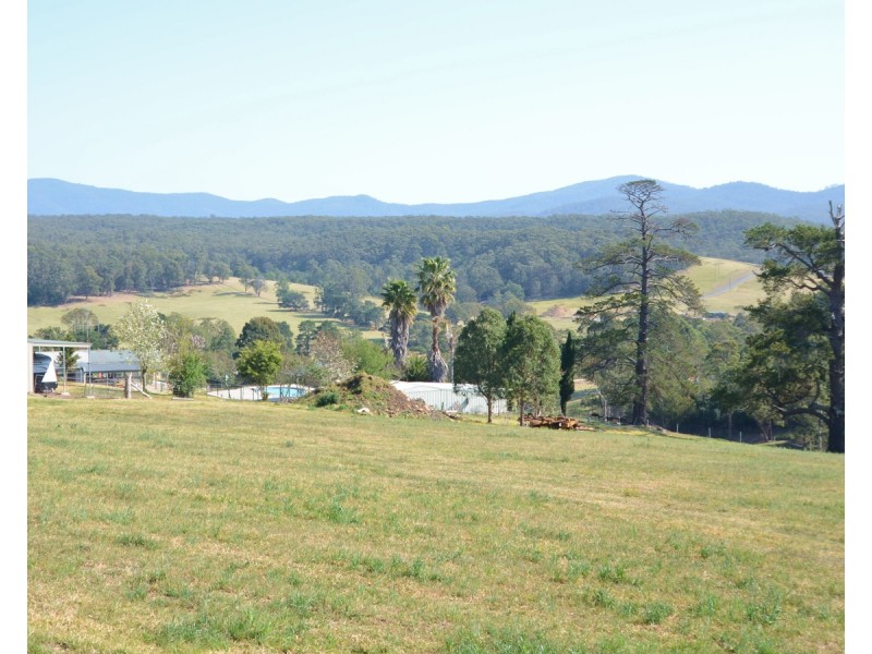 999 Back Creek Rd, Lochiel NSW 2549