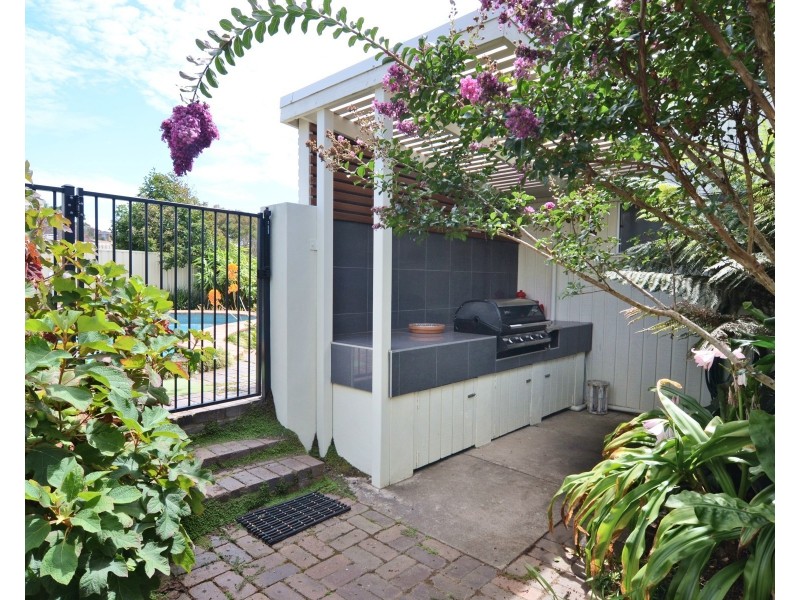1 Caldy Pl, Tura Beach NSW 2548