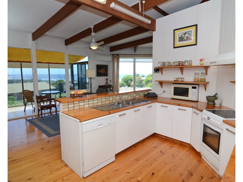 1 Caldy Pl, Tura Beach NSW 2548