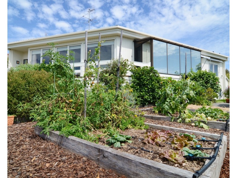 1 Caldy Pl, Tura Beach NSW 2548