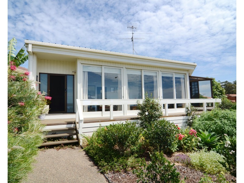 1 Caldy Pl, Tura Beach NSW 2548