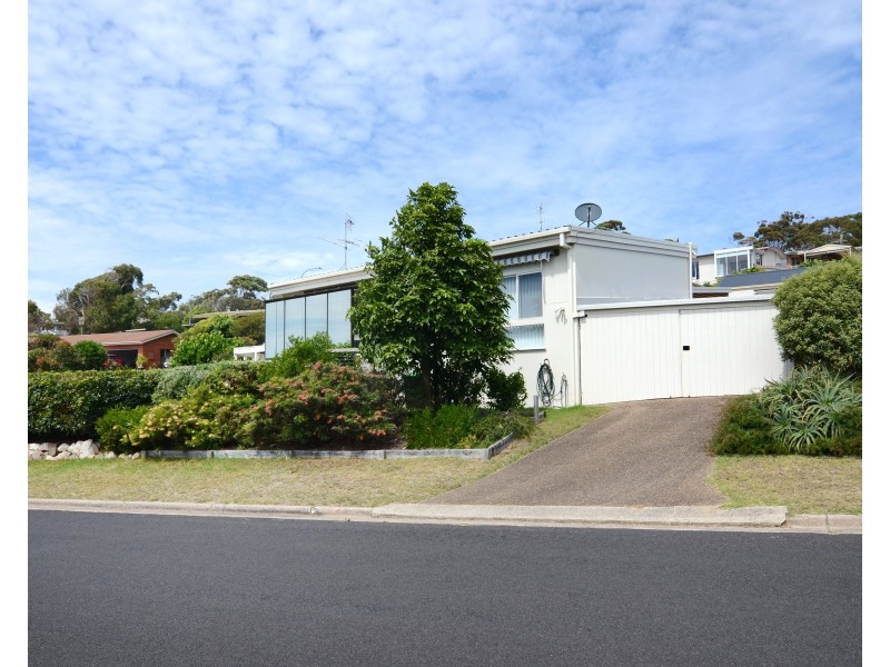 1 Caldy Pl, Tura Beach NSW 2548