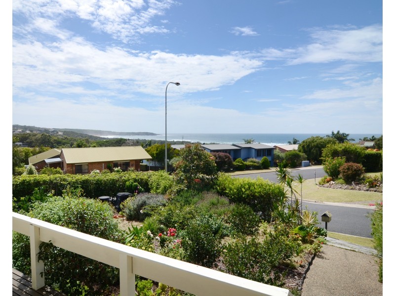 1 Caldy Pl, Tura Beach NSW 2548
