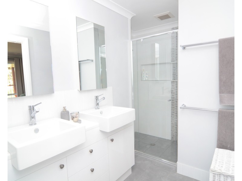 15 Kingfisher Cct, Eden NSW 2551