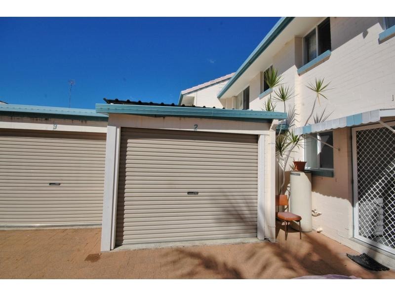 Unit 2/96 Amarina Avenue, Mooloolaba QLD 4557