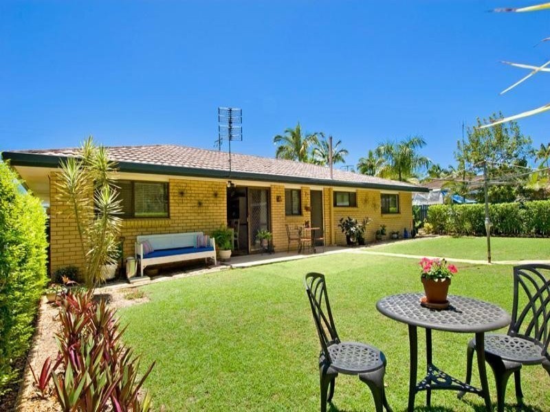 27 Amarina Avenue, Mooloolaba QLD 4557