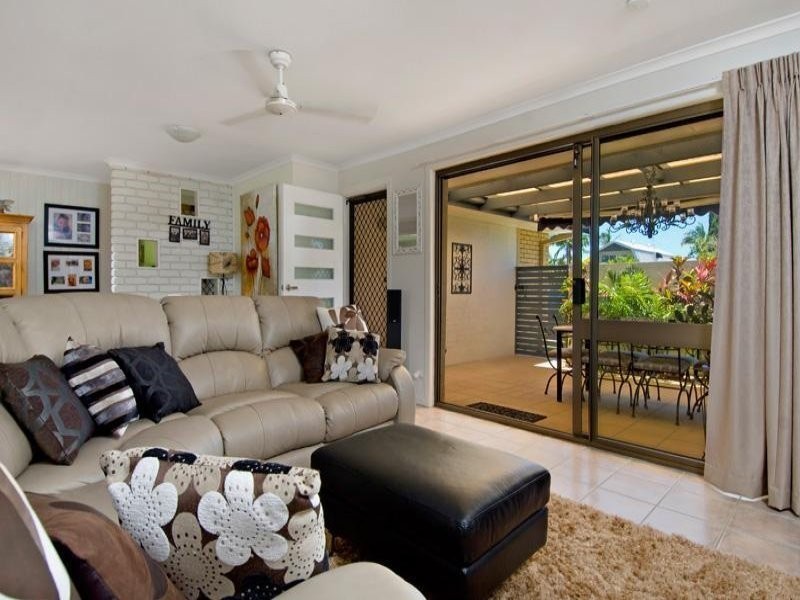 27 Amarina Avenue, Mooloolaba QLD 4557