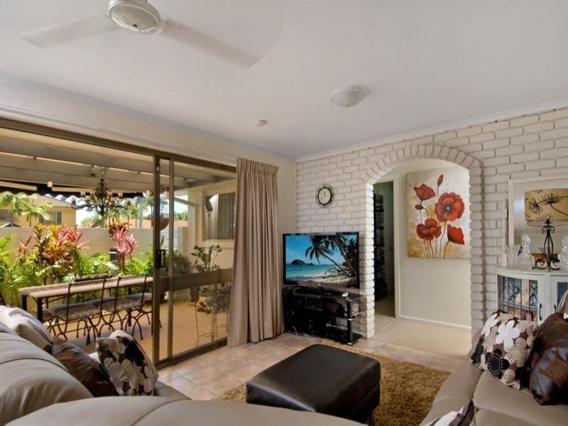 27 Amarina Avenue, Mooloolaba QLD 4557