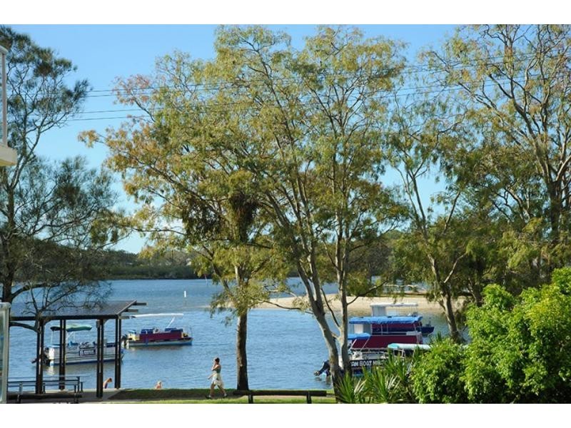 4/71 Bradman Avenue, Maroochydore QLD 4558