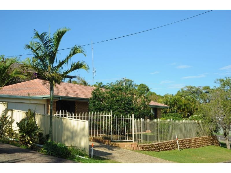 4 Ocean View Avenue, Mooloolaba QLD 4557