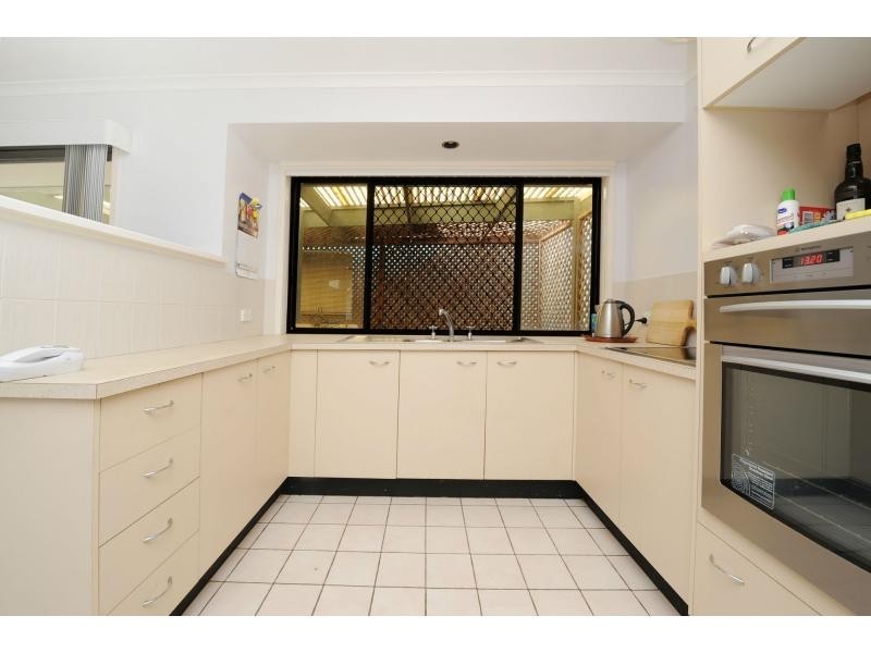 4 Ocean View Avenue, Mooloolaba QLD 4557