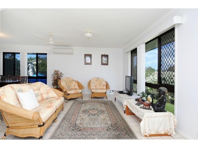 4 Ocean View Avenue, Mooloolaba QLD 4557