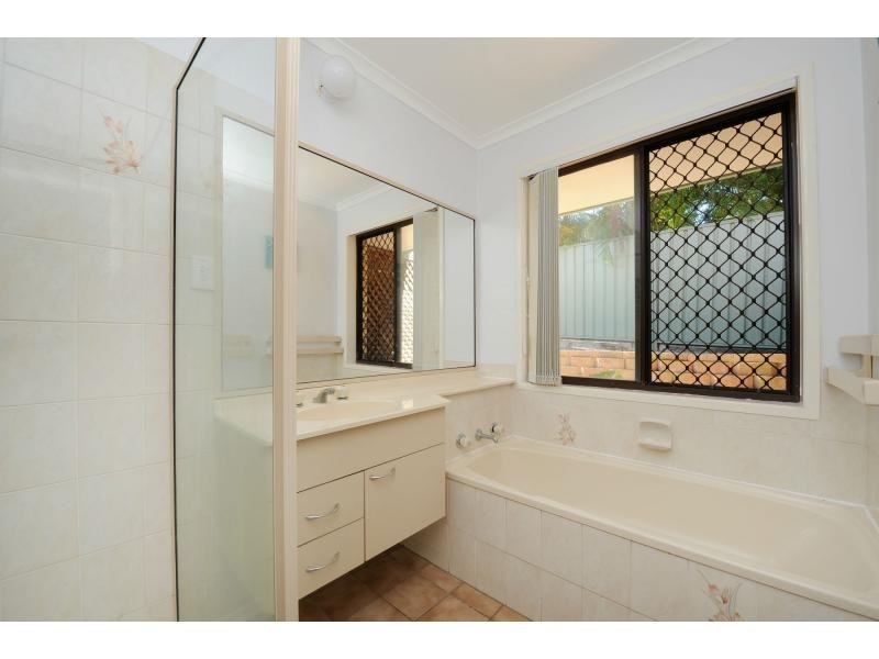 4 Ocean View Avenue, Mooloolaba QLD 4557