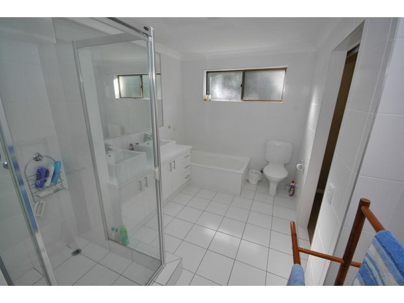 10 Lentara Crescent, Mooloolaba QLD 4557