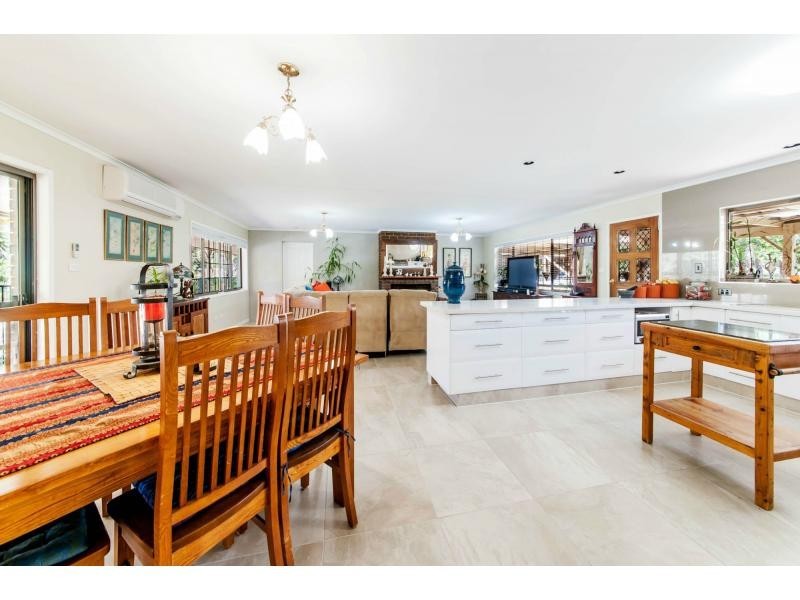 11 Simba Road, West Woombye QLD 4559