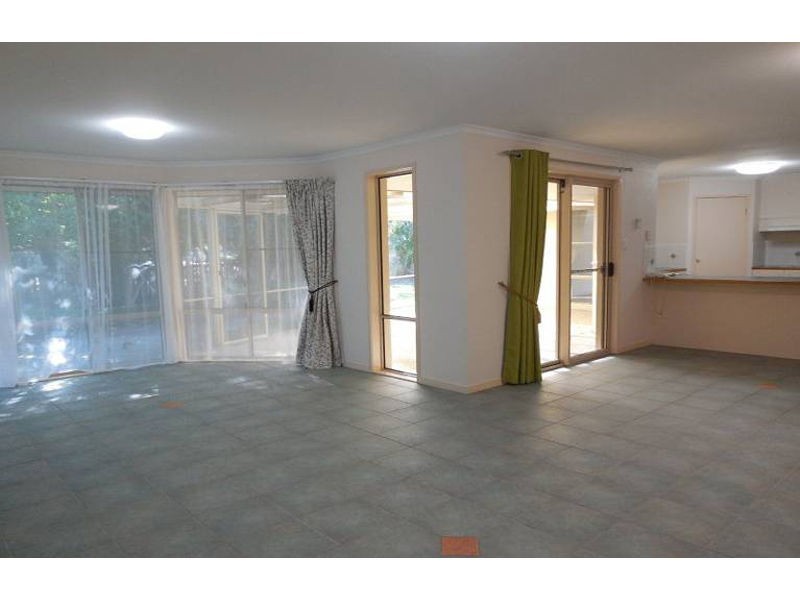 40 Wattlebird Drive, Twin Waters QLD 4564