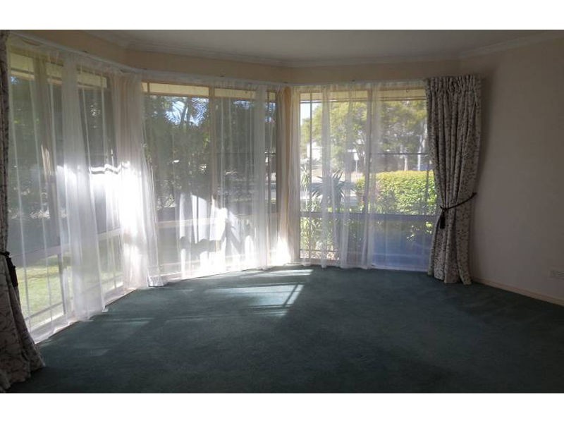 40 Wattlebird Drive, Twin Waters QLD 4564