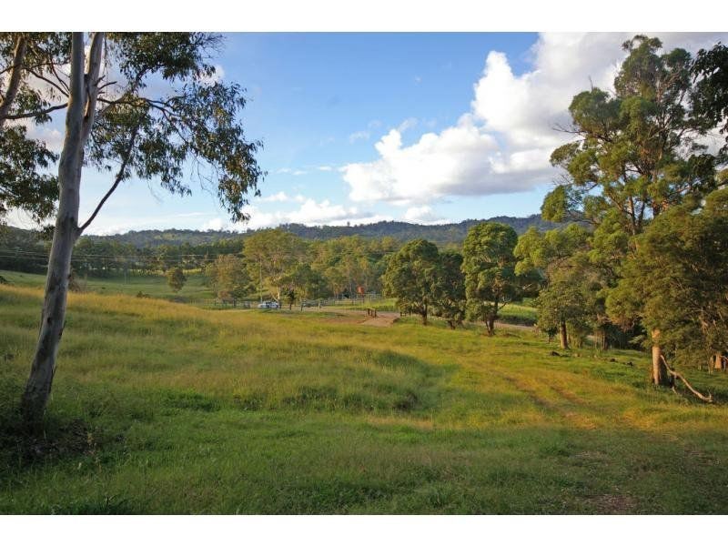 102 Simba Road, West Woombye QLD 4559
