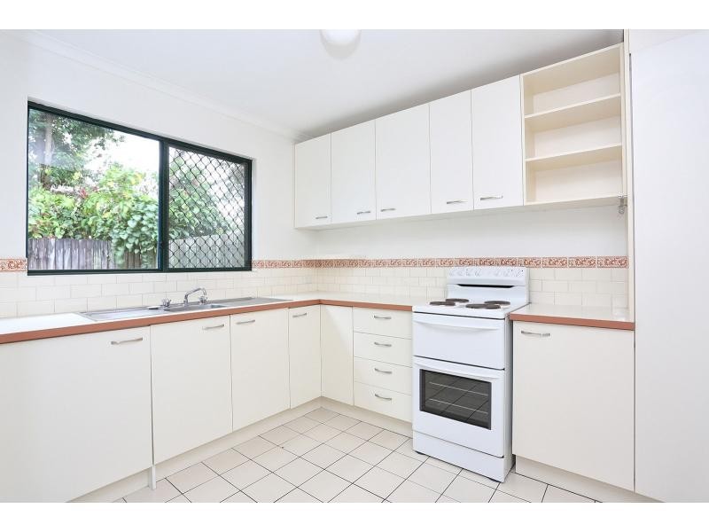 2/32 Lows Drive, Pacific Paradise QLD 4564