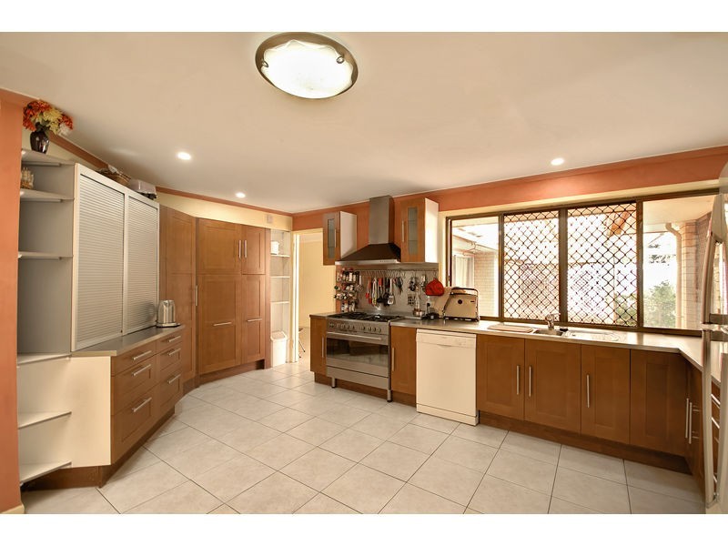 9 Arilpa Street, Warana QLD 4575