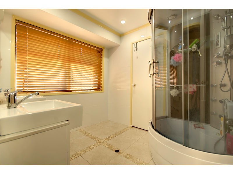 9 Arilpa Street, Warana QLD 4575