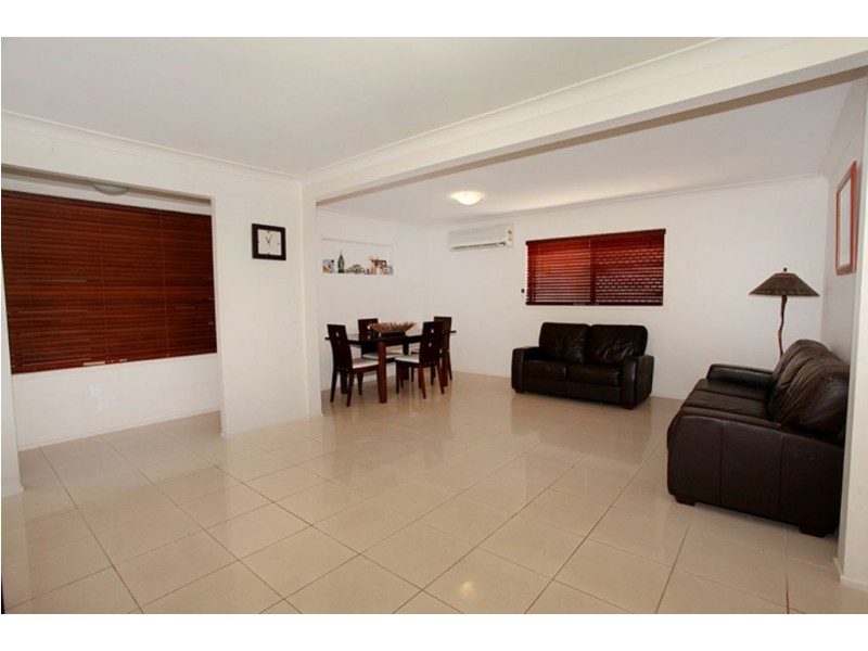 73 Nicklin Way, Warana QLD 4575