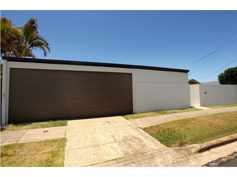 73 Nicklin Way, Warana QLD 4575