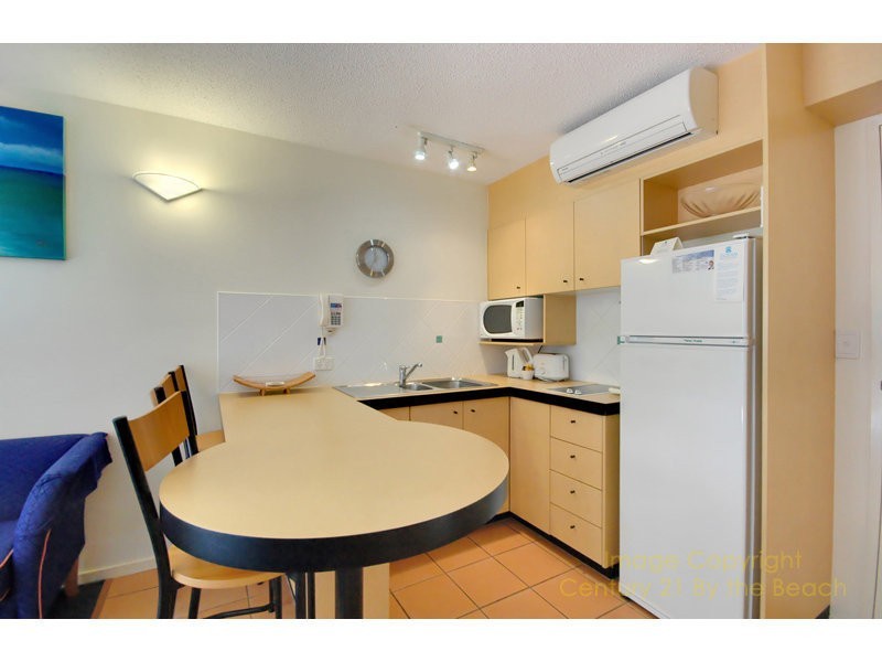 Unit 2/136-138 Alexandra Parade, Alexandra Headland QLD 4572