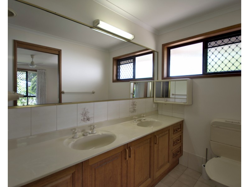 5 Nardoo Ct, Mooloolaba QLD 4557