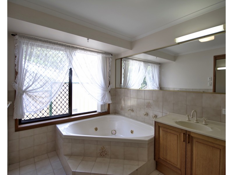 5 Nardoo Ct, Mooloolaba QLD 4557