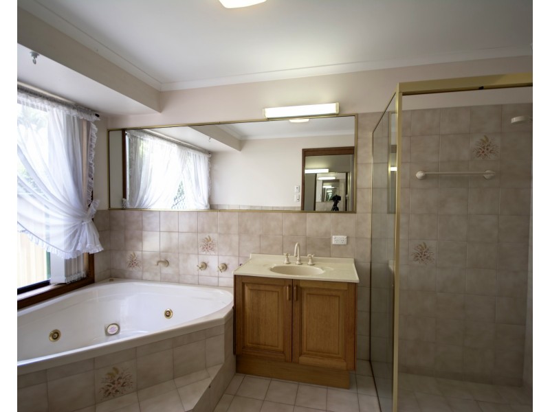 5 Nardoo Ct, Mooloolaba QLD 4557