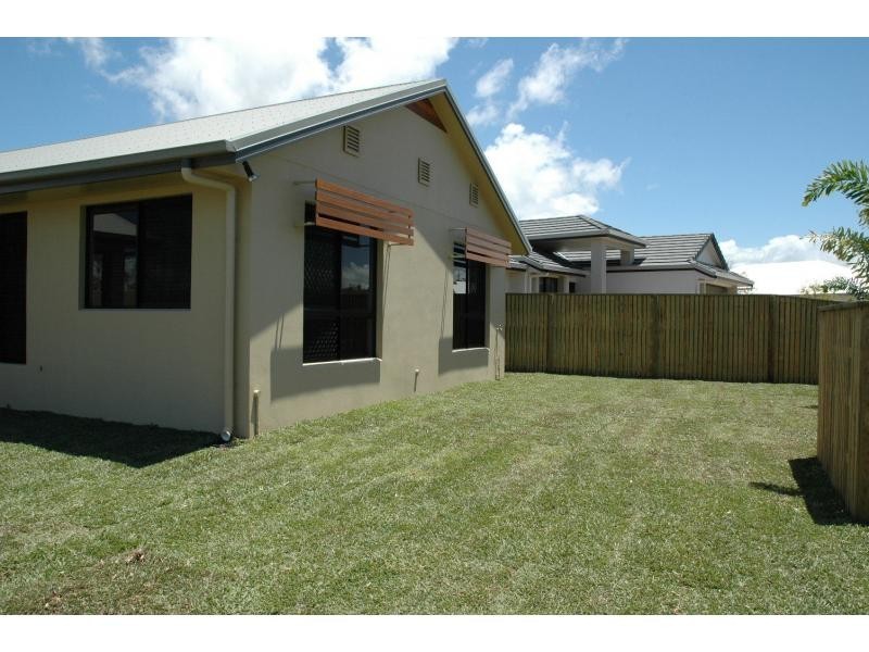 3 Hillock Crescent, Bushland Beach QLD 4818