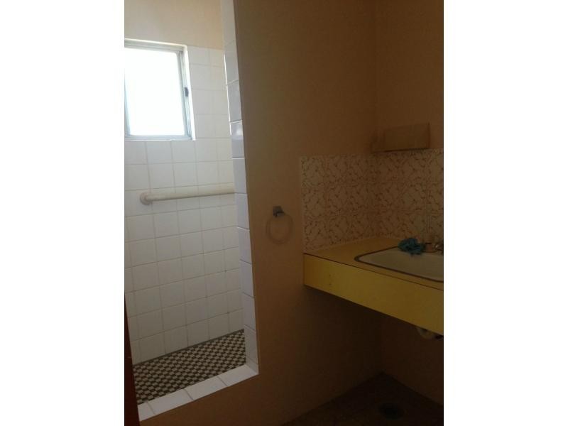 2/7 Richmond Street, Hermit Park QLD 4812