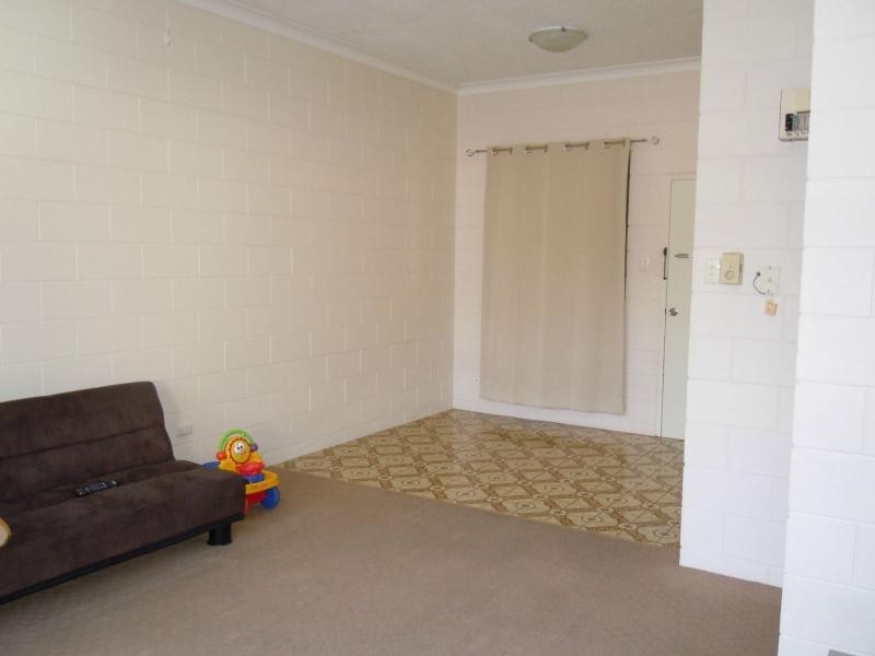 Unit 4/16 Cowley Street, West End QLD 4810