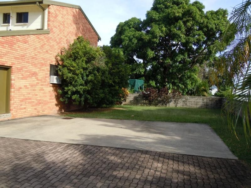 Unit 4/16 Cowley Street, West End QLD 4810