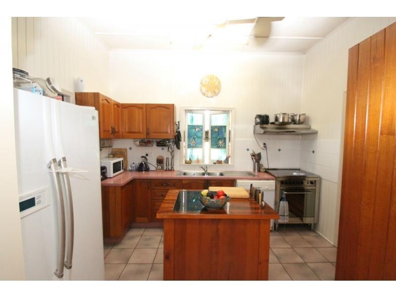 101 Howlett Street, Currajong QLD 4812