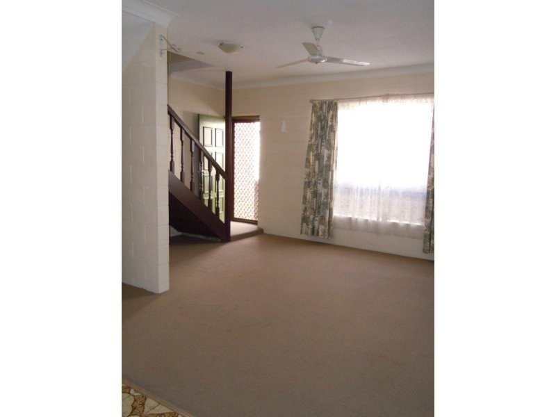 2/16 Cowley Street, West End QLD 4810