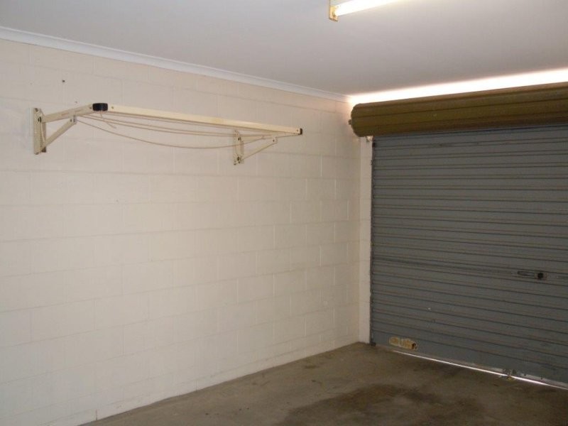 2/16 Cowley Street, West End QLD 4810