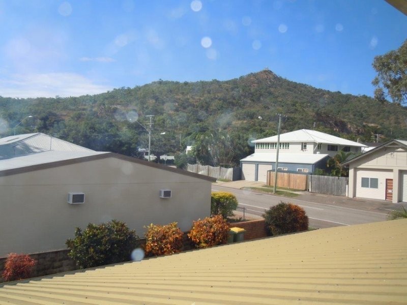 2/16 Cowley Street, West End QLD 4810