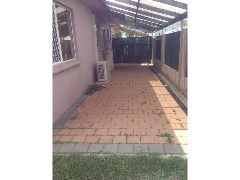 2/203 Fulham Road, Gulliver QLD 4812