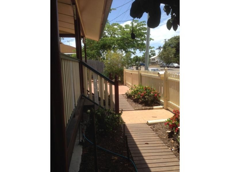 39 Sixth Street, South Townsville QLD 4810