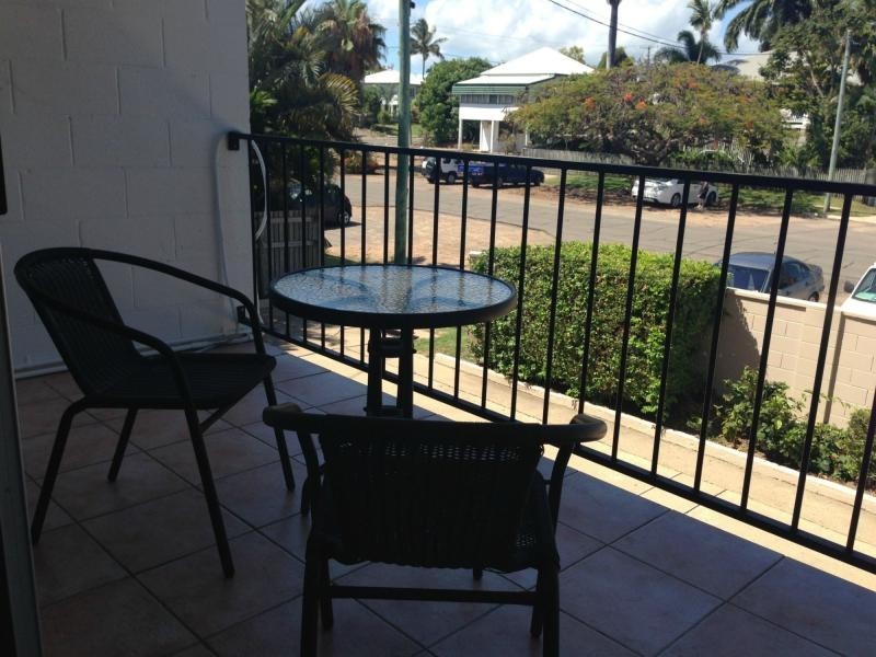 1/118 Mitchell Street, North Ward QLD 4810