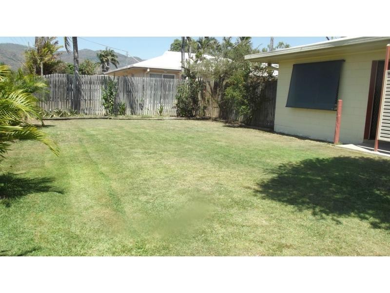 33 Maria Street, Rasmussen QLD 4815