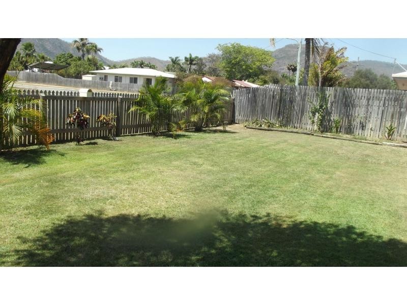 33 Maria Street, Rasmussen QLD 4815
