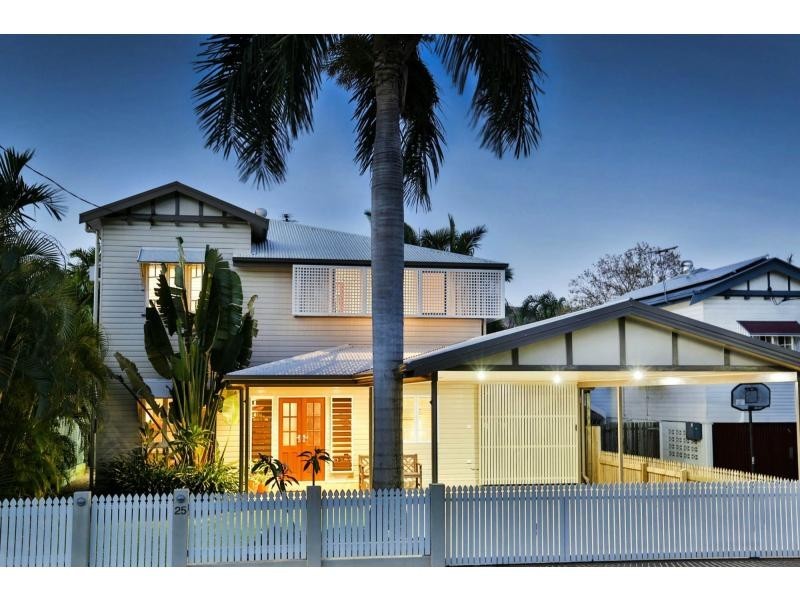 25 Princes Road, Hyde Park QLD 4812